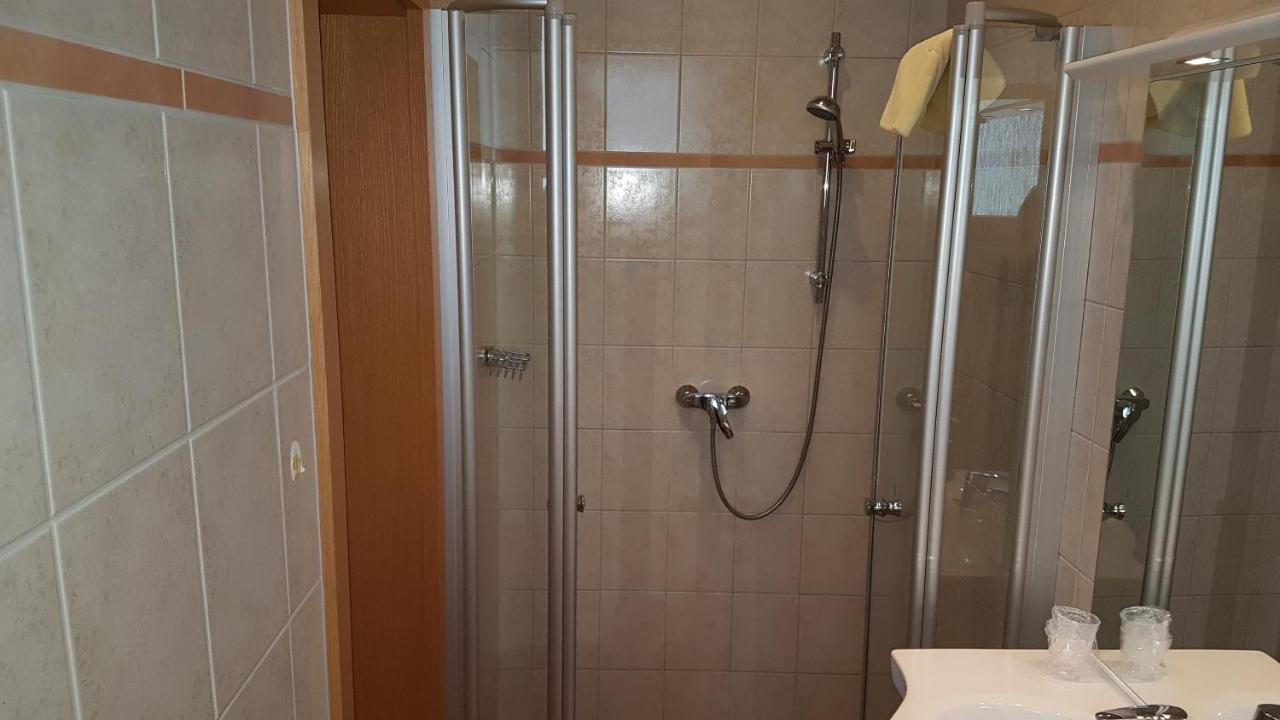 Landgasthof "Zur Linde" Irmelshausen Zewnętrze zdjęcie