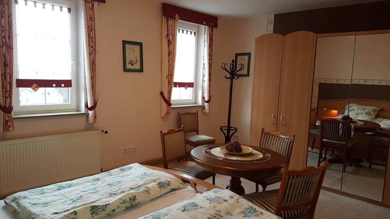 Landgasthof "Zur Linde" Irmelshausen Zewnętrze zdjęcie